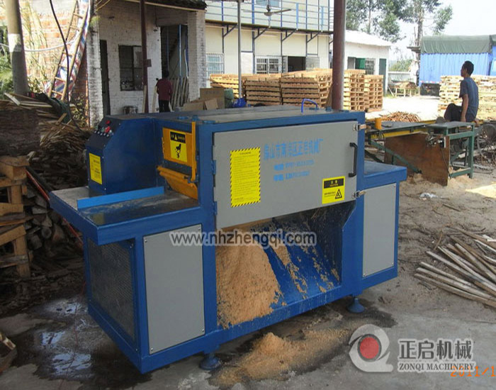 廣東省-肇慶市-四會(huì)縣-鋸桉木機(jī)加工現(xiàn)場(chǎng)